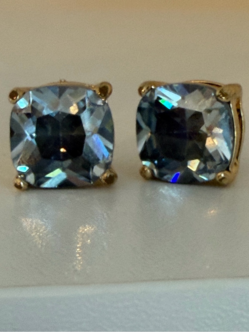 Gold-Setting Light Blue Crystal Stud Earrings - Unbranded